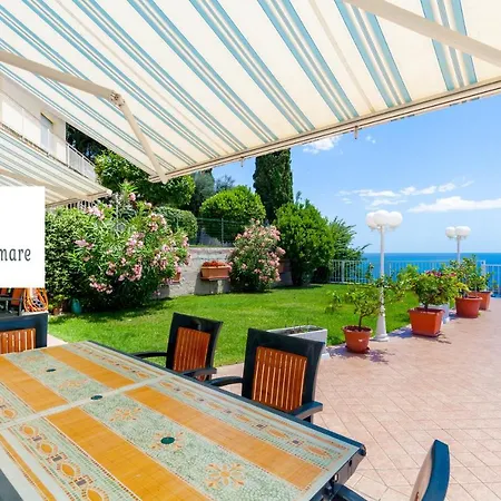 La Terrazza Sul Mare - - Daire