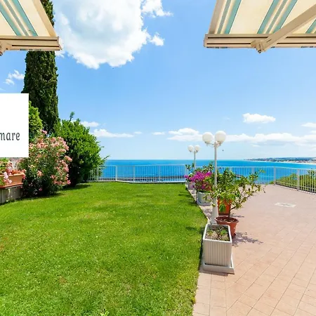 La Terrazza Sul Mare - - *